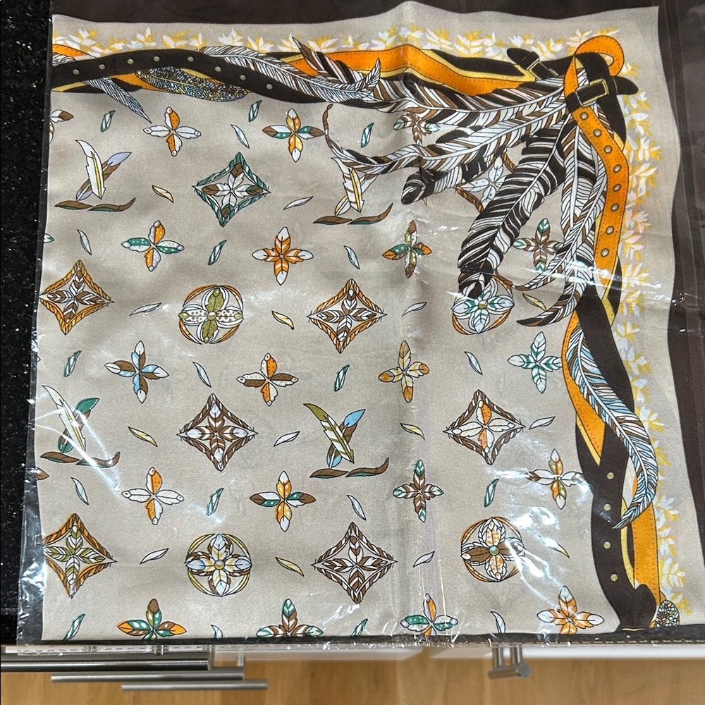 Elegant Feather and Floral Pattern Scarf
